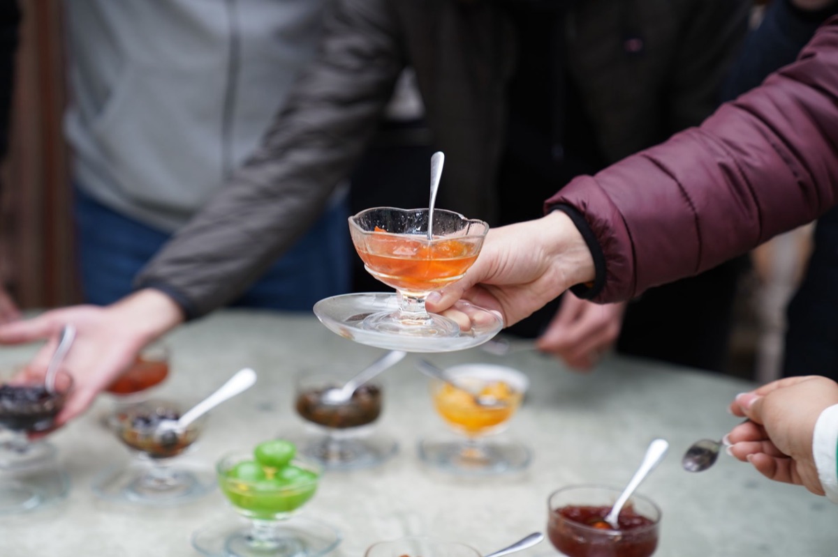 Postre delicioso hecho con mandarina Hallabong de Jeju.