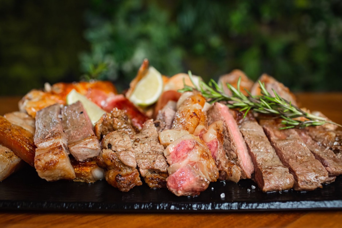 Cerdo negro de Jeju preparado gourmet